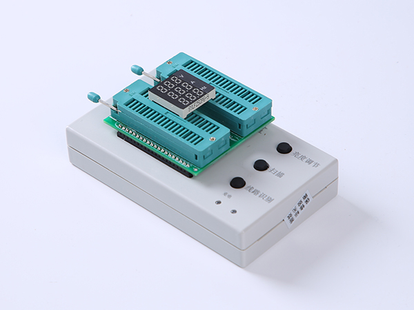 為什么數(shù)碼管亮度不均勻？